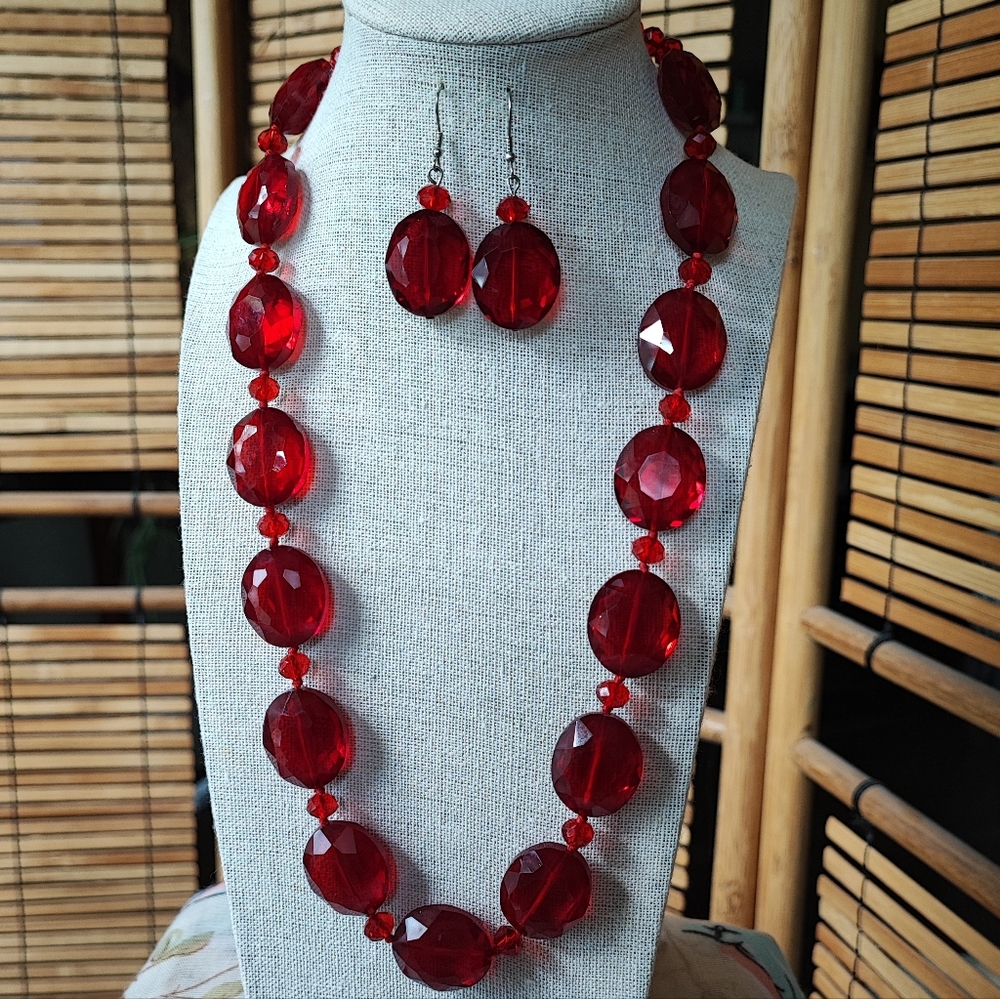 Red Siam Glass Faceted Necklace and Earrings Silver Tone Lifesaver Clasp Heavy